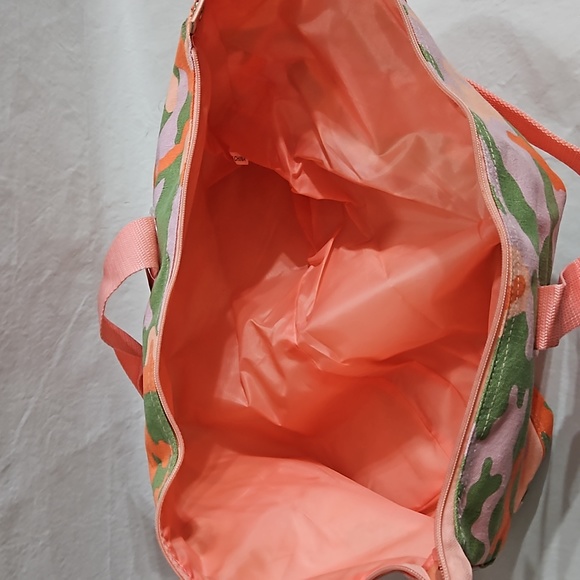 NEW Neiman Marcus Pink Green Camo Duffle Weekender Bag - Picture 5 of 8